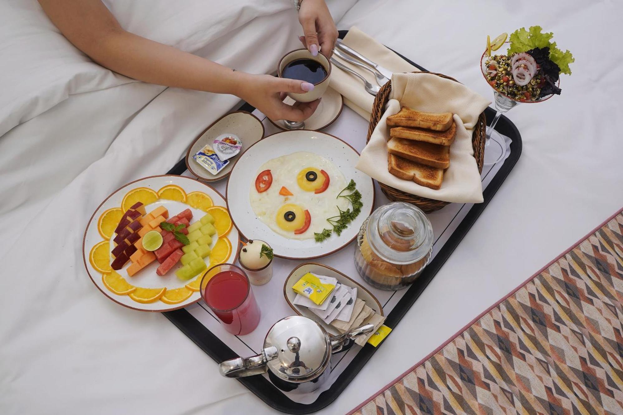 Rhythm Gurugram Hotel & Suites, Sohna Road Gurgaon Eksteriør bilde