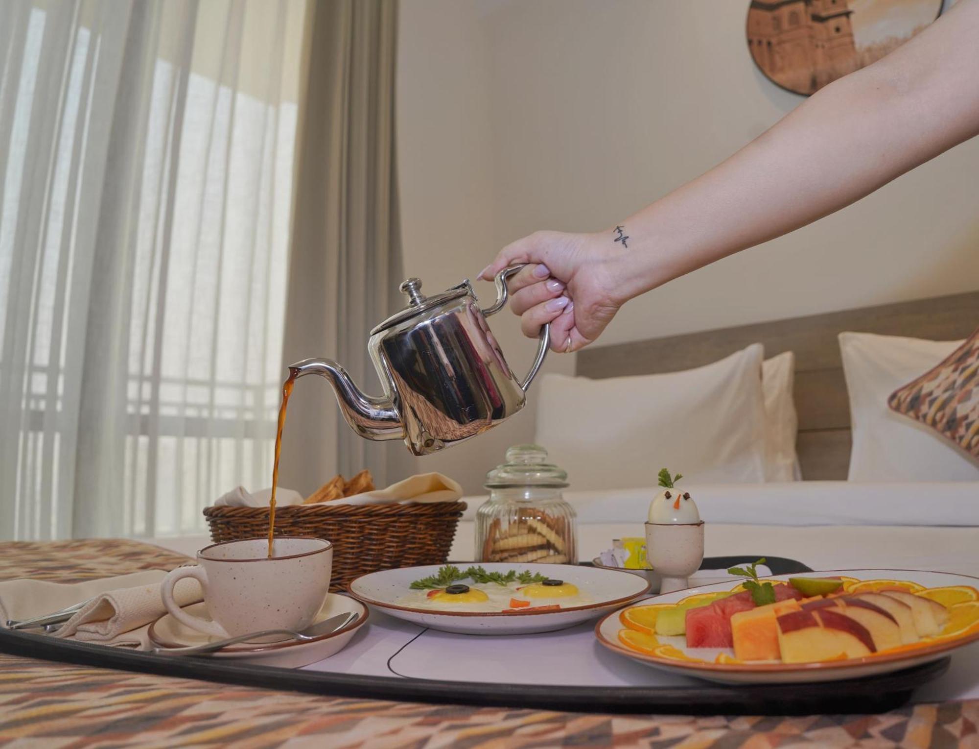Rhythm Gurugram Hotel & Suites, Sohna Road Gurgaon Eksteriør bilde