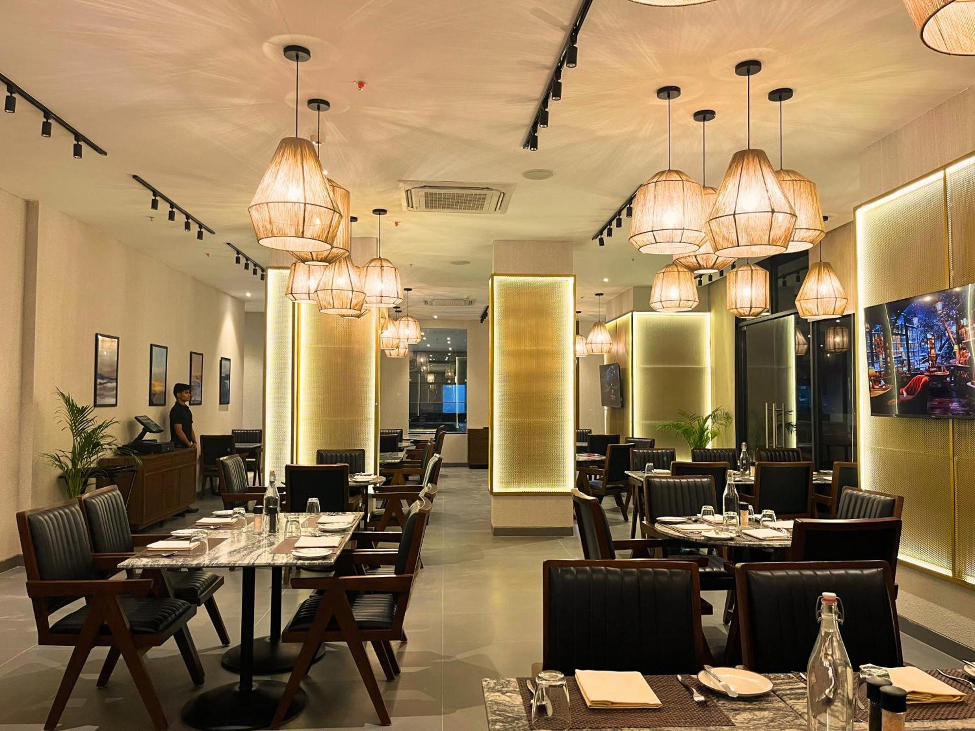 Rhythm Gurugram Hotel & Suites, Sohna Road Gurgaon Eksteriør bilde
