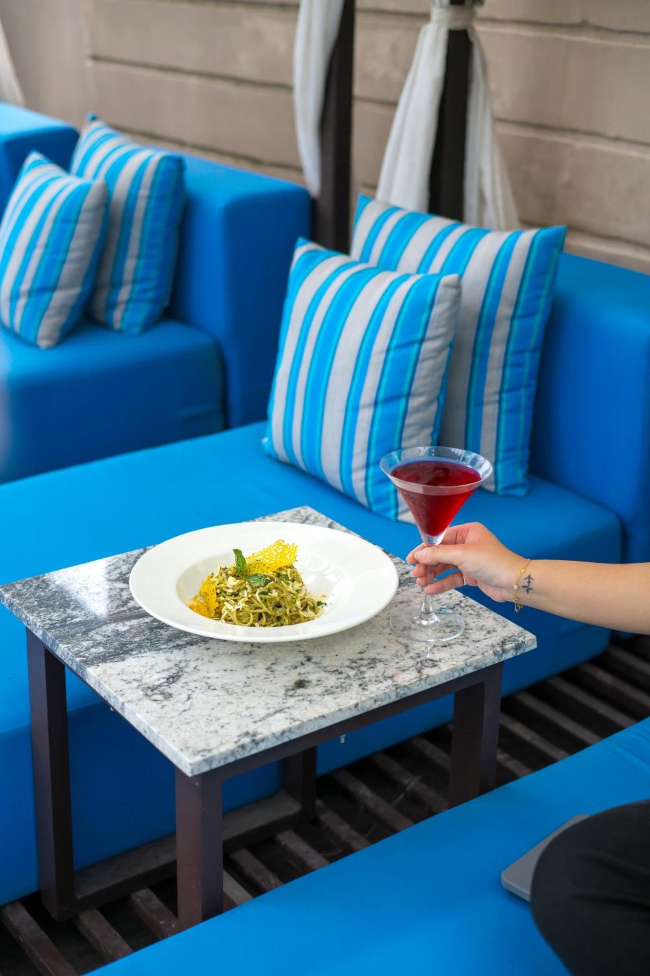 Rhythm Gurugram Hotel & Suites, Sohna Road Gurgaon Eksteriør bilde