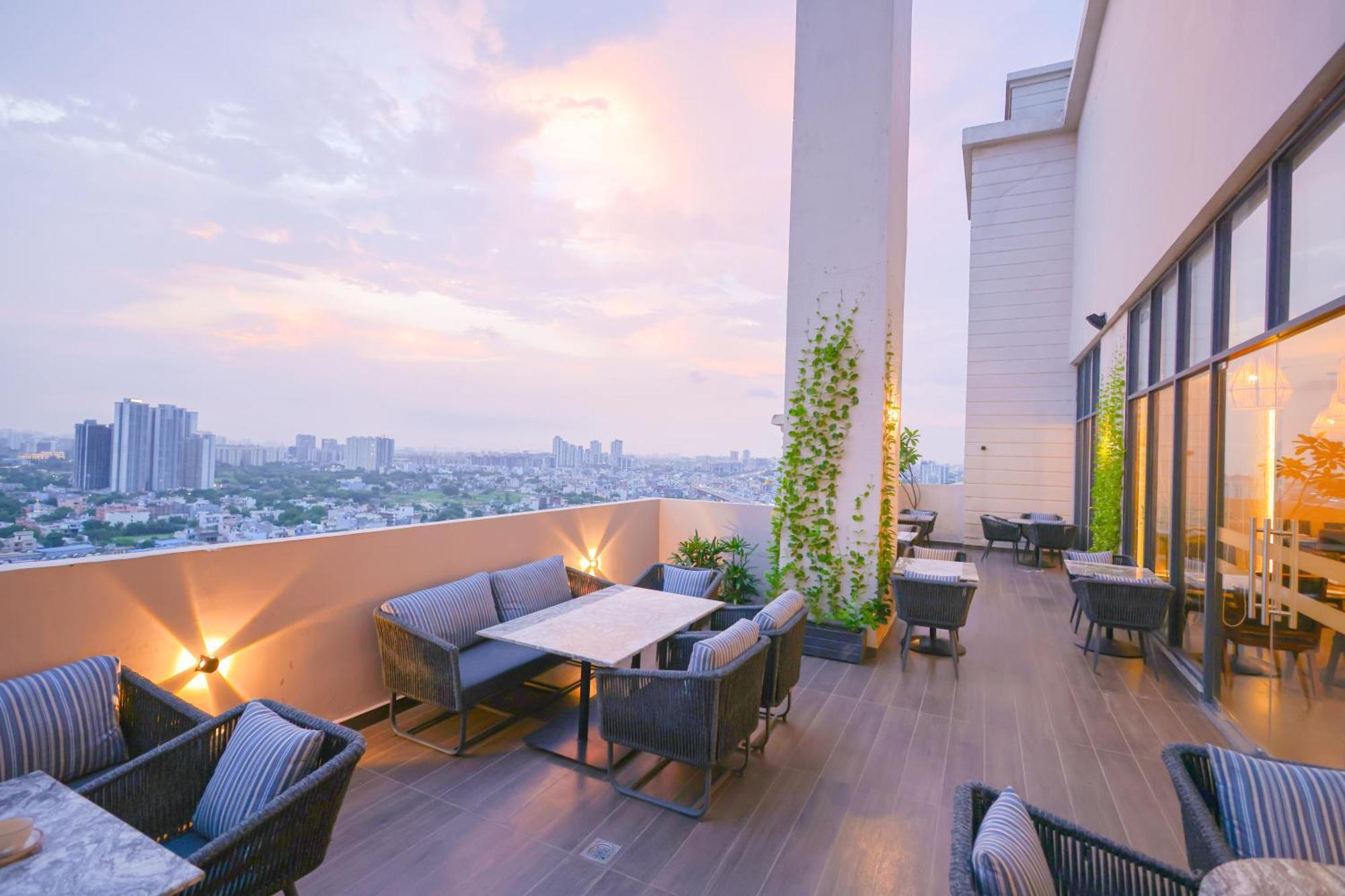 Rhythm Gurugram Hotel & Suites, Sohna Road Gurgaon Eksteriør bilde