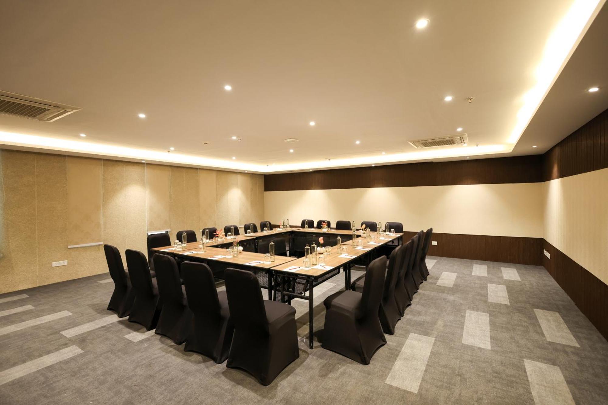 Rhythm Gurugram Hotel & Suites, Sohna Road Gurgaon Eksteriør bilde