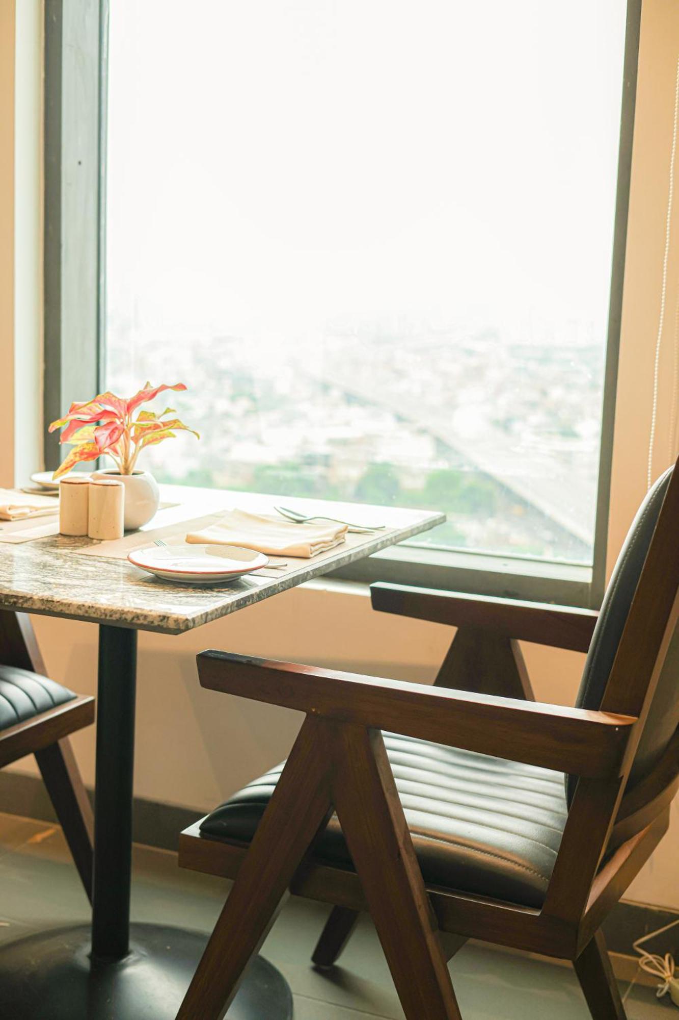 Rhythm Gurugram Hotel & Suites, Sohna Road Gurgaon Eksteriør bilde