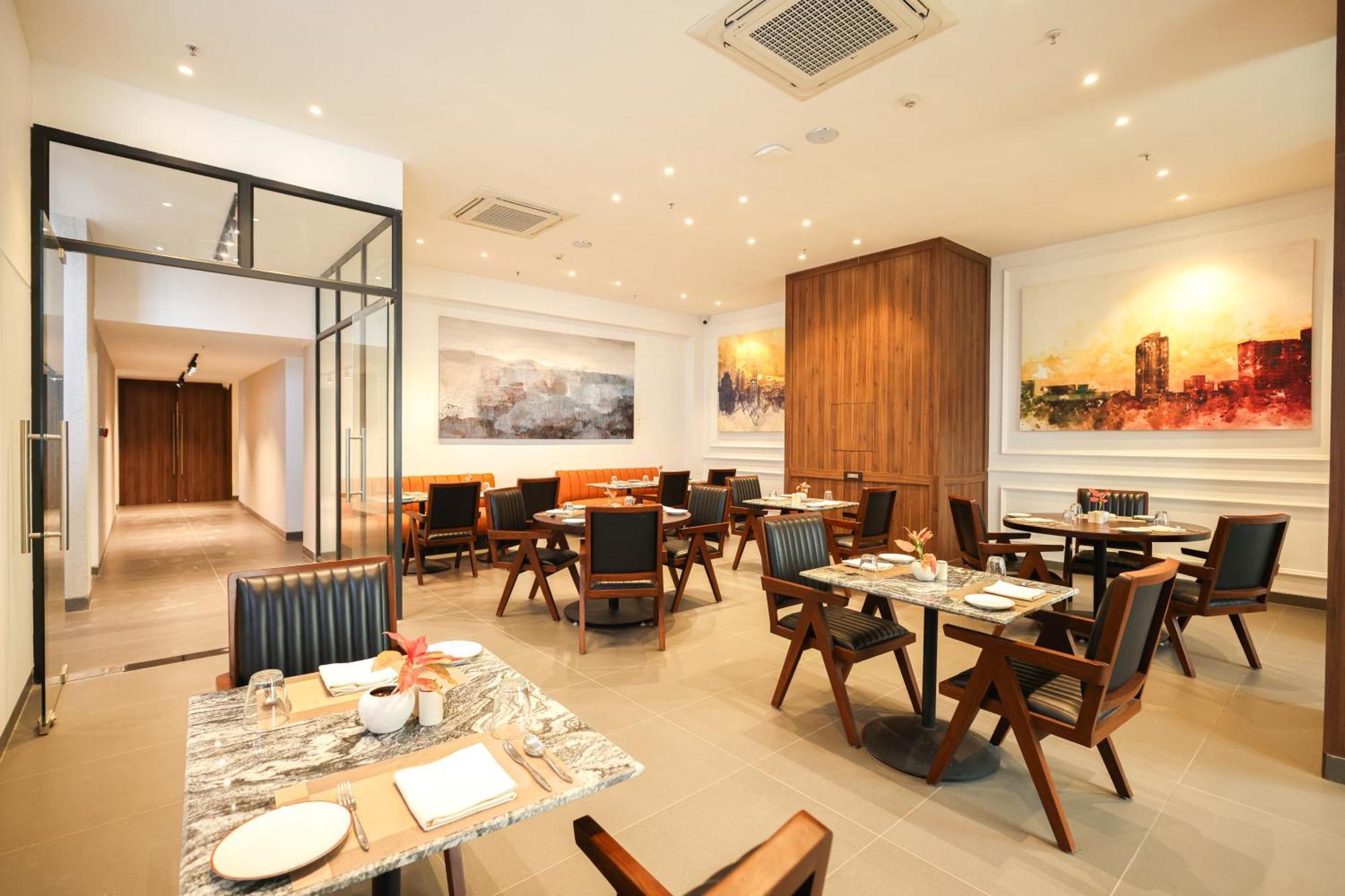 Rhythm Gurugram Hotel & Suites, Sohna Road Gurgaon Eksteriør bilde