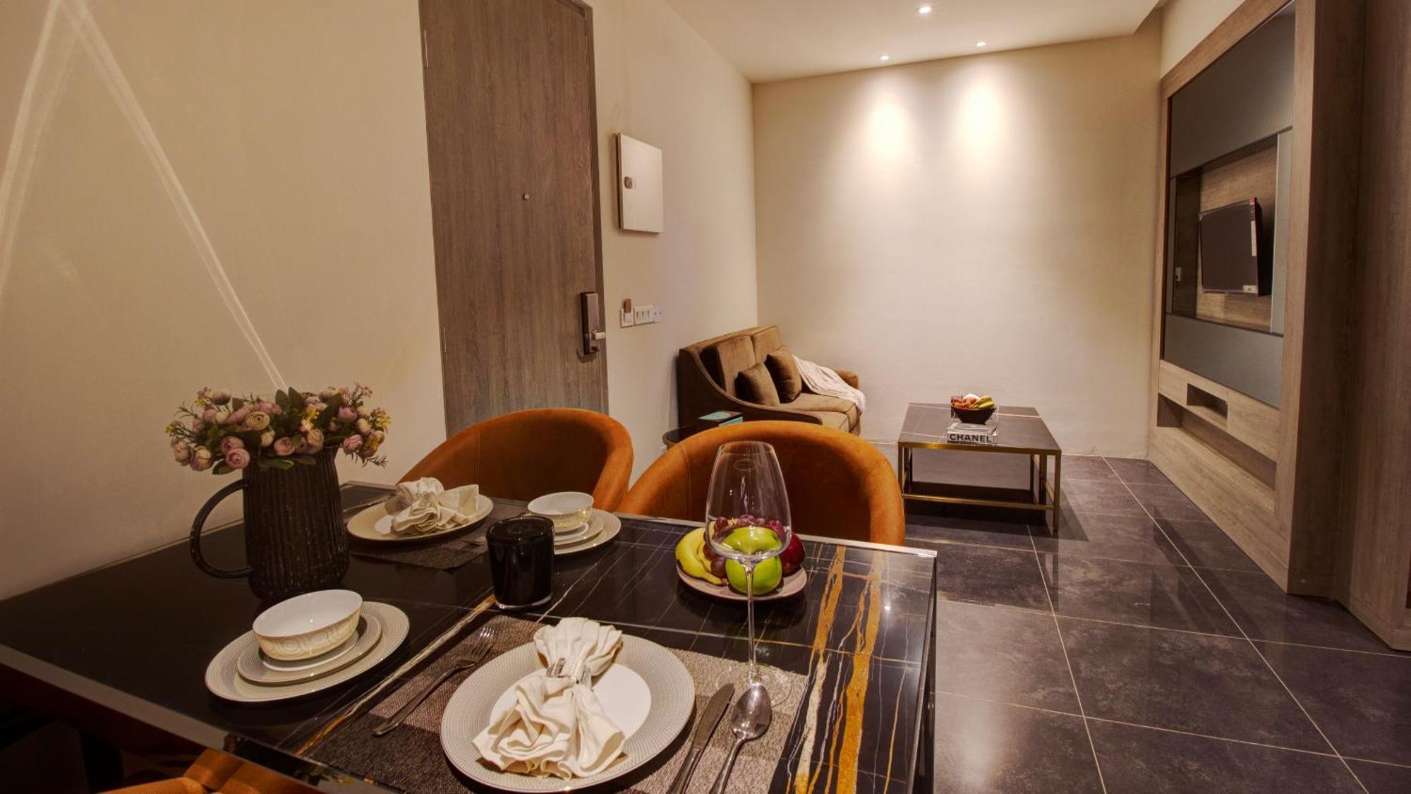 Rhythm Gurugram Hotel & Suites, Sohna Road Gurgaon Eksteriør bilde