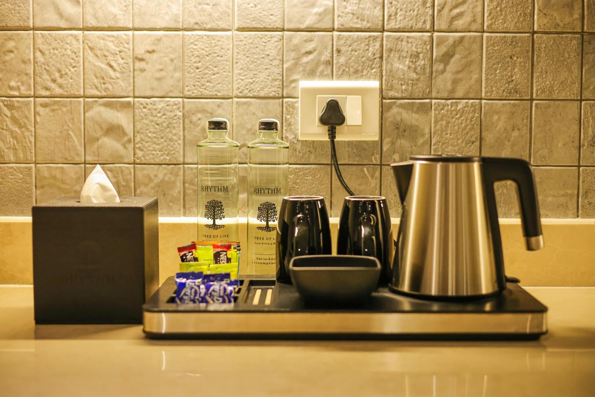 Rhythm Gurugram Hotel & Suites, Sohna Road Gurgaon Eksteriør bilde