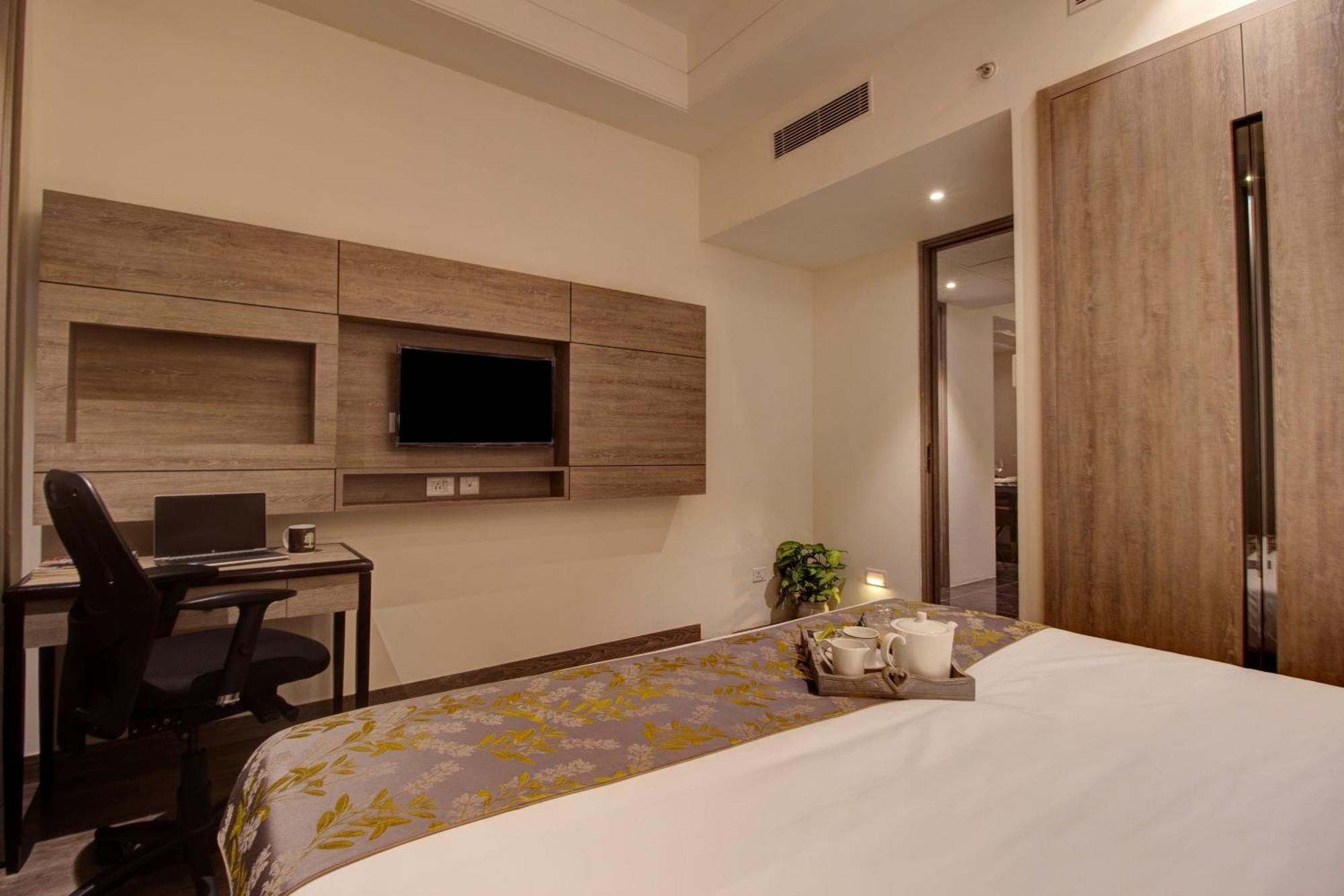 Rhythm Gurugram Hotel & Suites, Sohna Road Gurgaon Eksteriør bilde