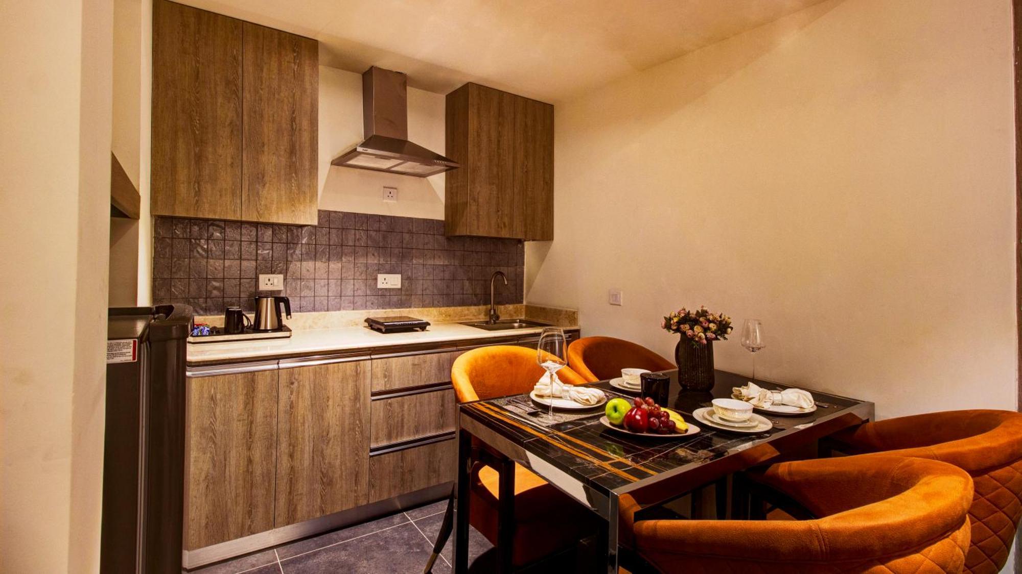 Rhythm Gurugram Hotel & Suites, Sohna Road Gurgaon Eksteriør bilde
