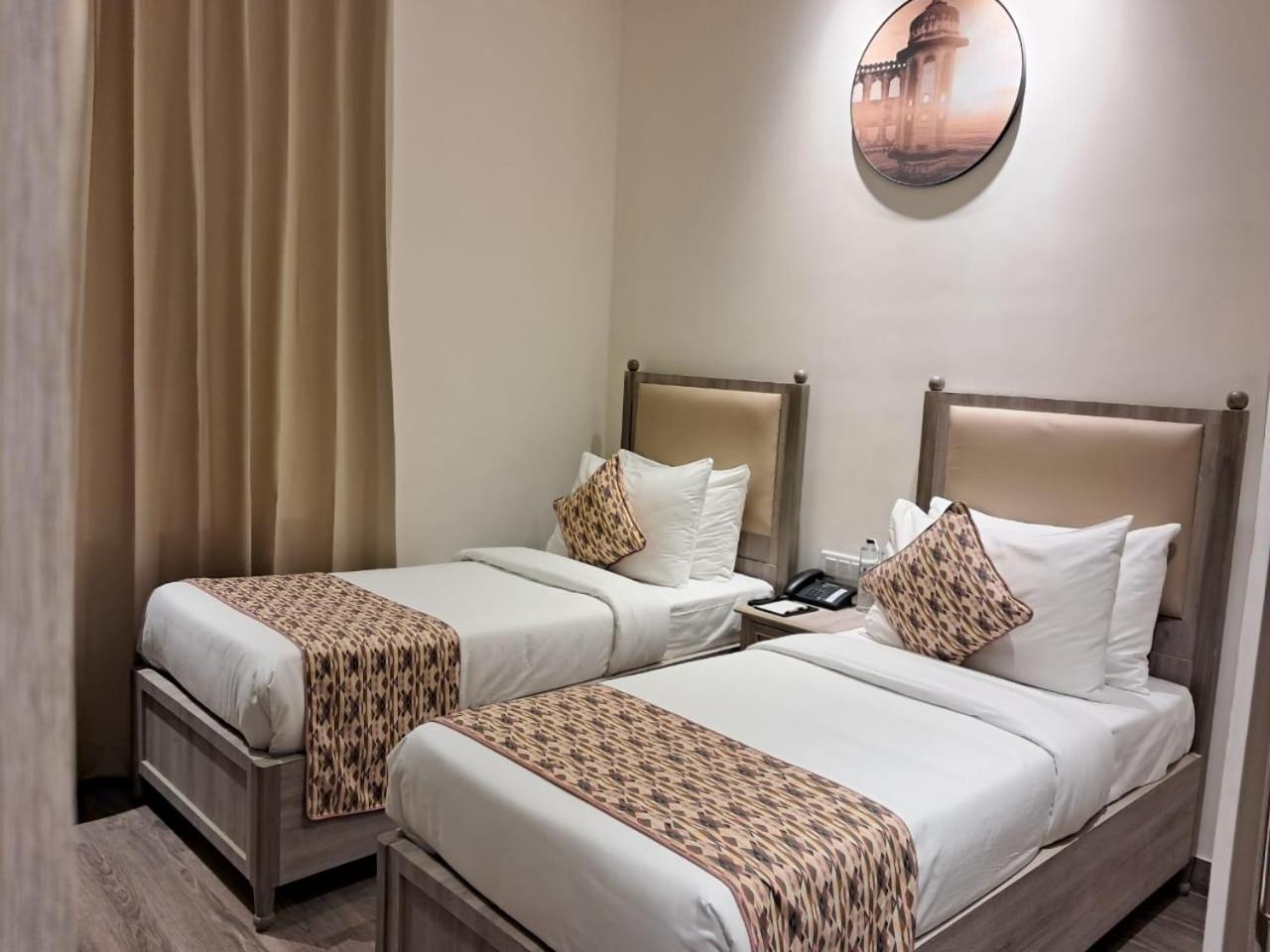 Rhythm Gurugram Hotel & Suites, Sohna Road Gurgaon Eksteriør bilde