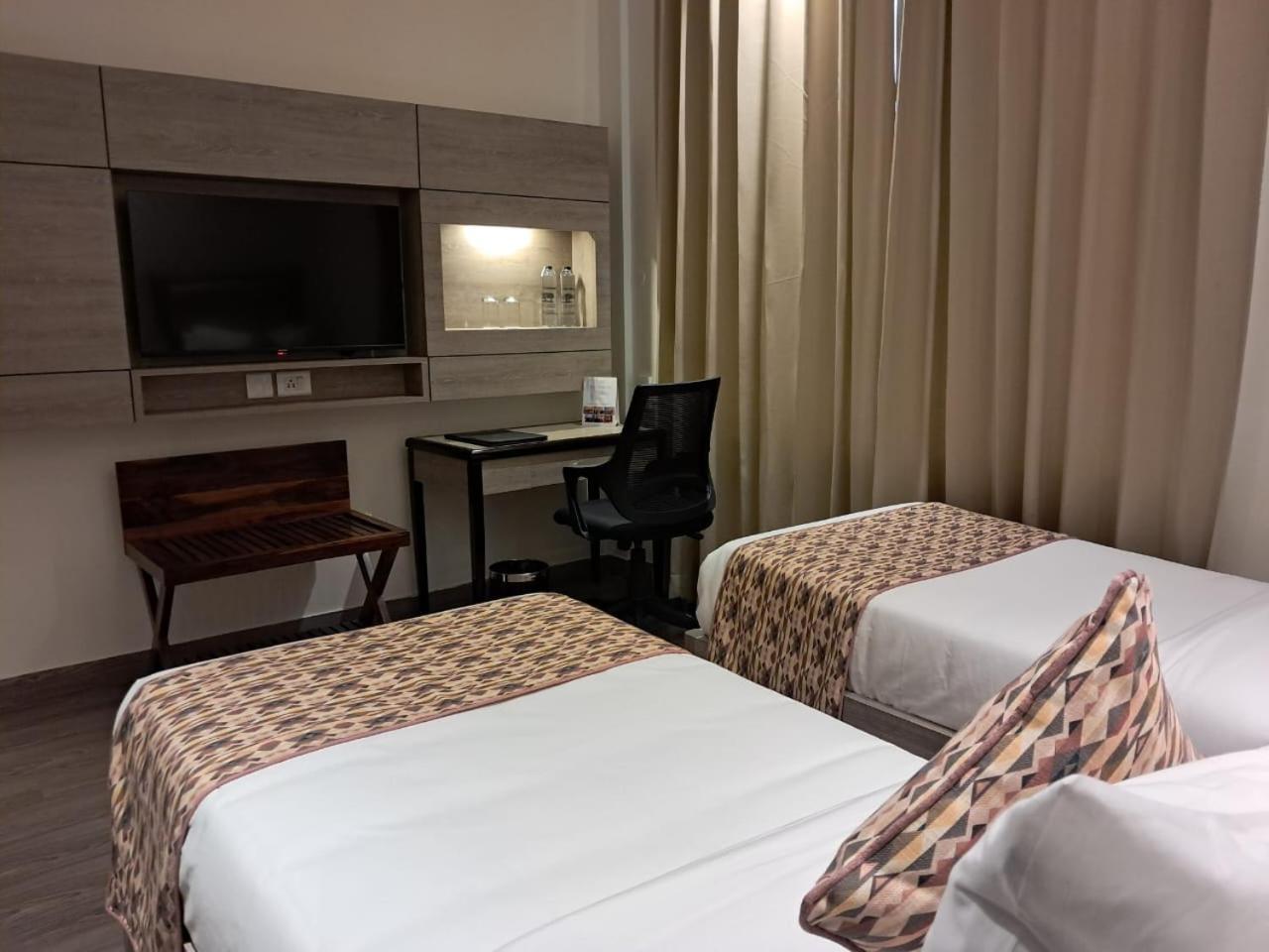 Rhythm Gurugram Hotel & Suites, Sohna Road Gurgaon Eksteriør bilde